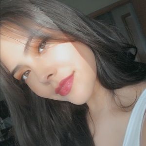 Meet your Posher, Laila